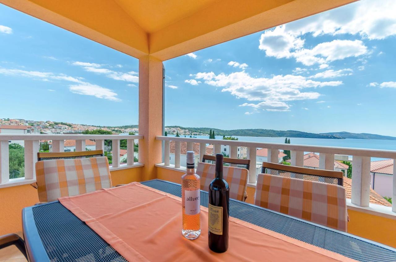 Apartments Melita Trogir Exterior photo