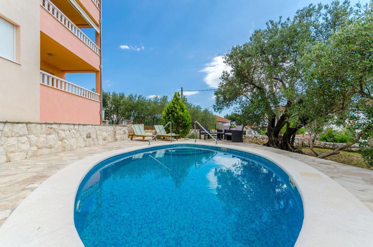 Apartments Melita Trogir Exterior photo