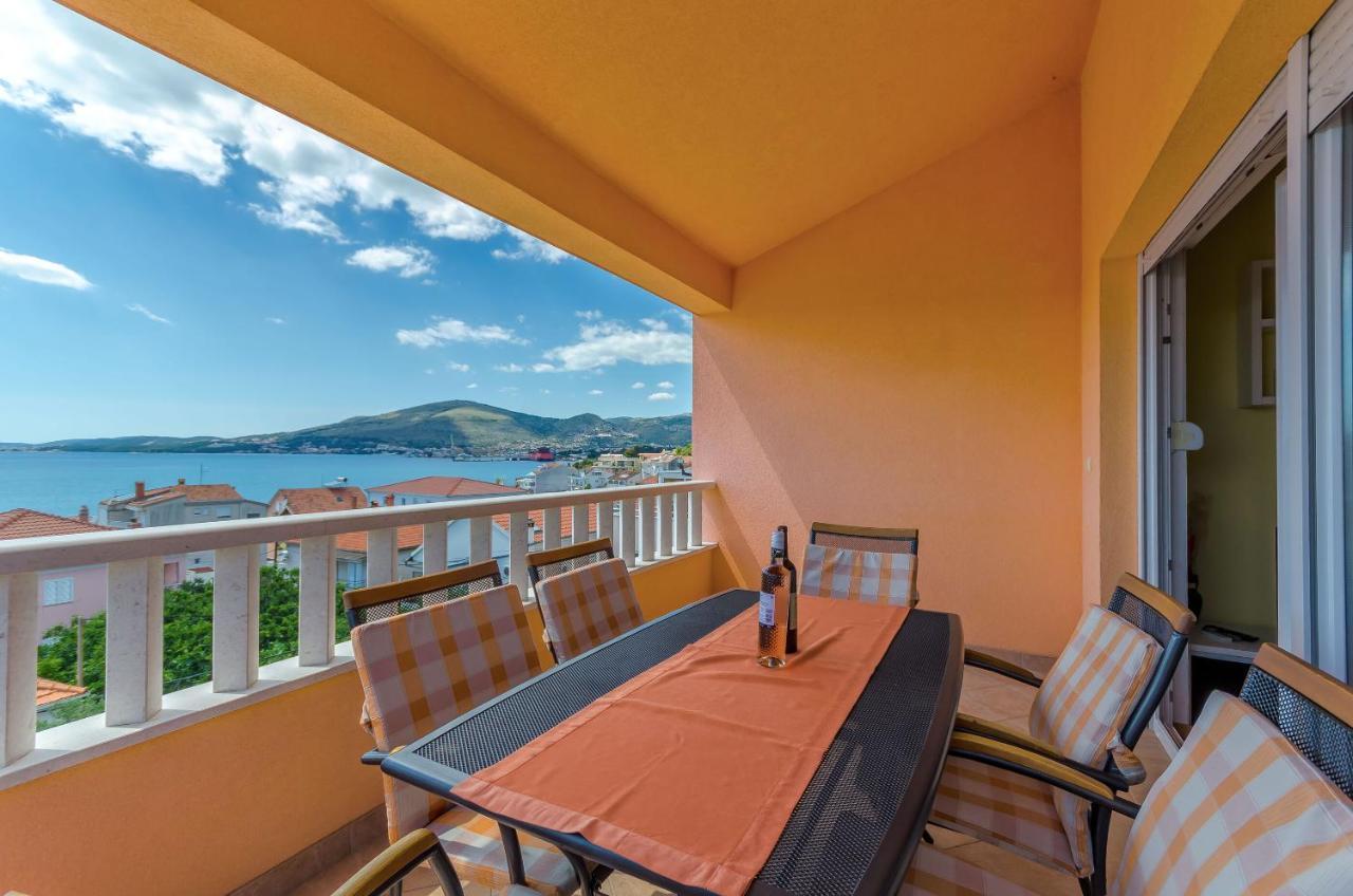 Apartments Melita Trogir Exterior photo