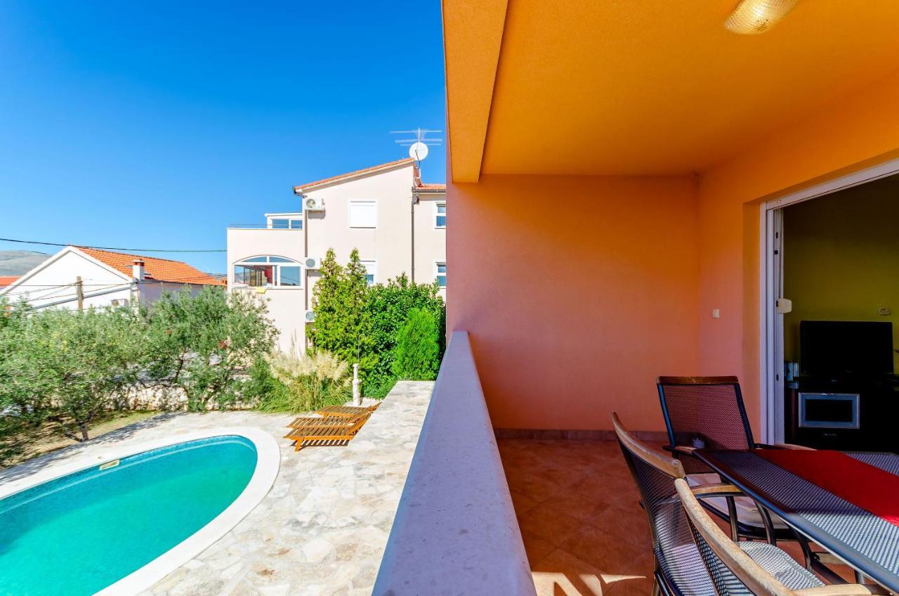 Apartments Melita Trogir Exterior photo