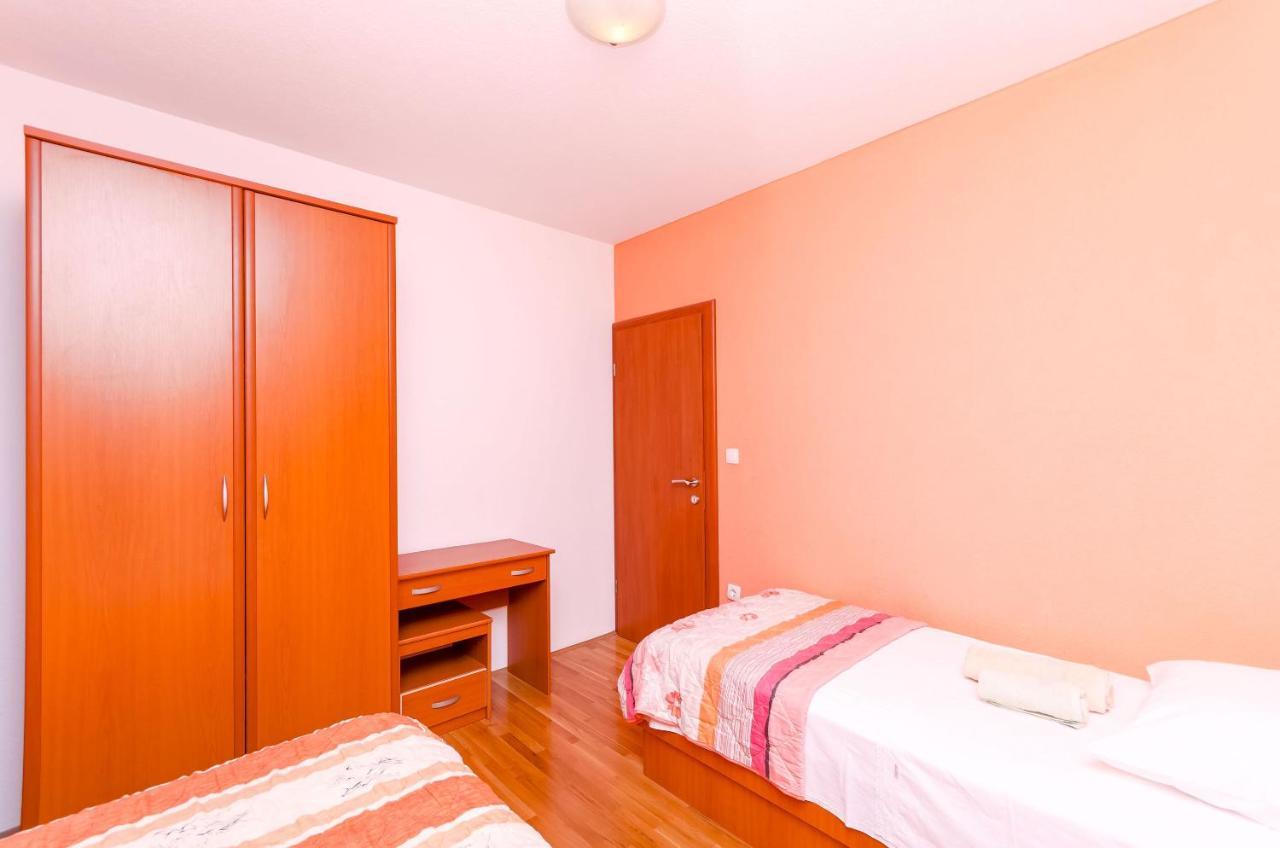 Apartments Melita Trogir Exterior photo